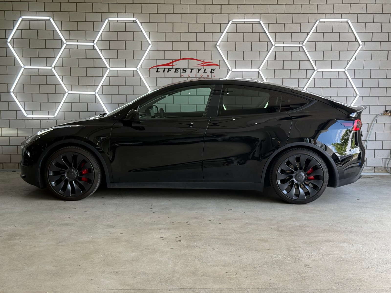 TESLA Model Y Performance, Électrique, Occasion / Utilisé, Automatique - 2