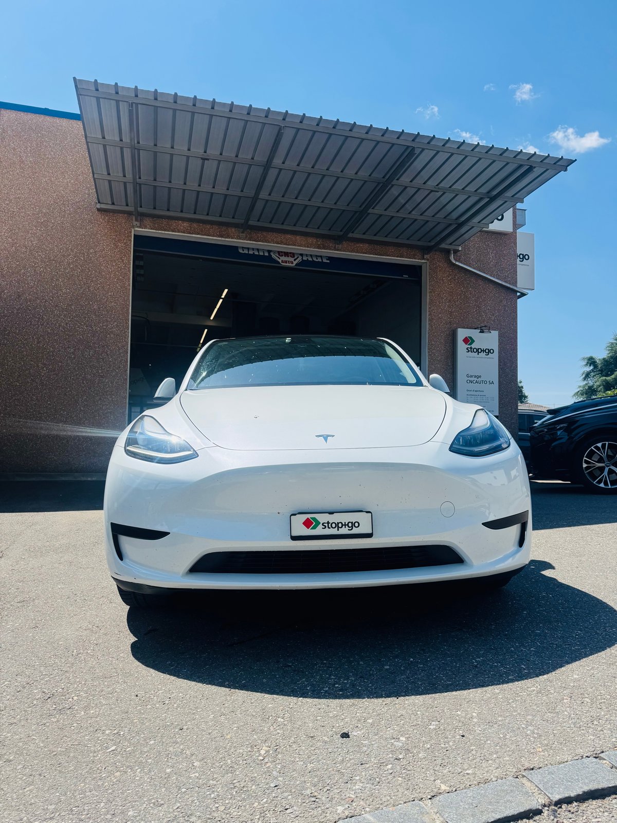 TESLA Model Y RWD, Elektro, Occasion / Gebraucht, Automatik - 2