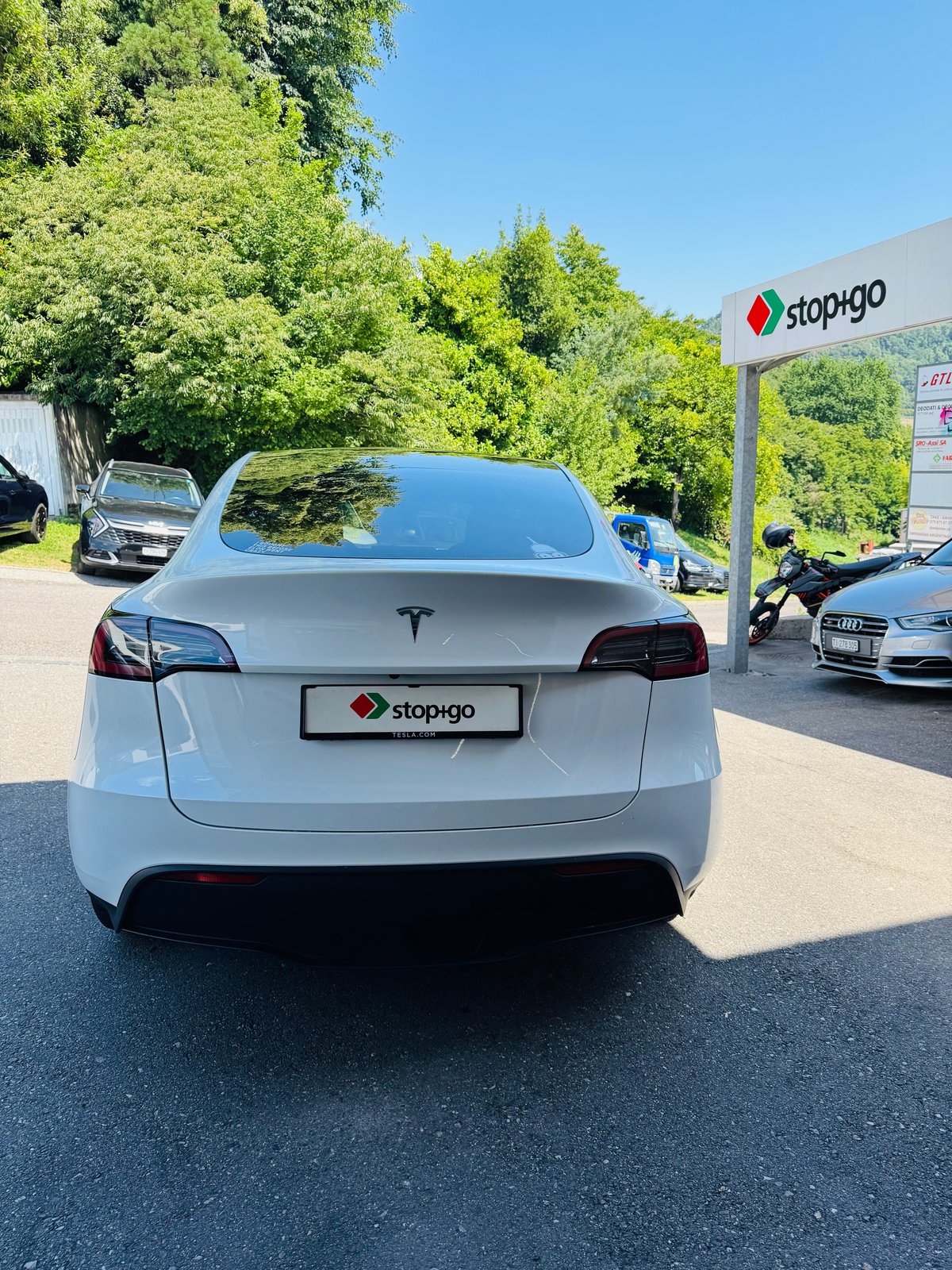 TESLA Model Y RWD, Elektro, Occasion / Gebraucht, Automatik - 6
