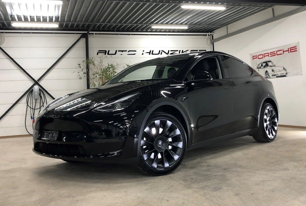 TESLA Model Y Long Range Allrad 514PS / AMD Ryzen