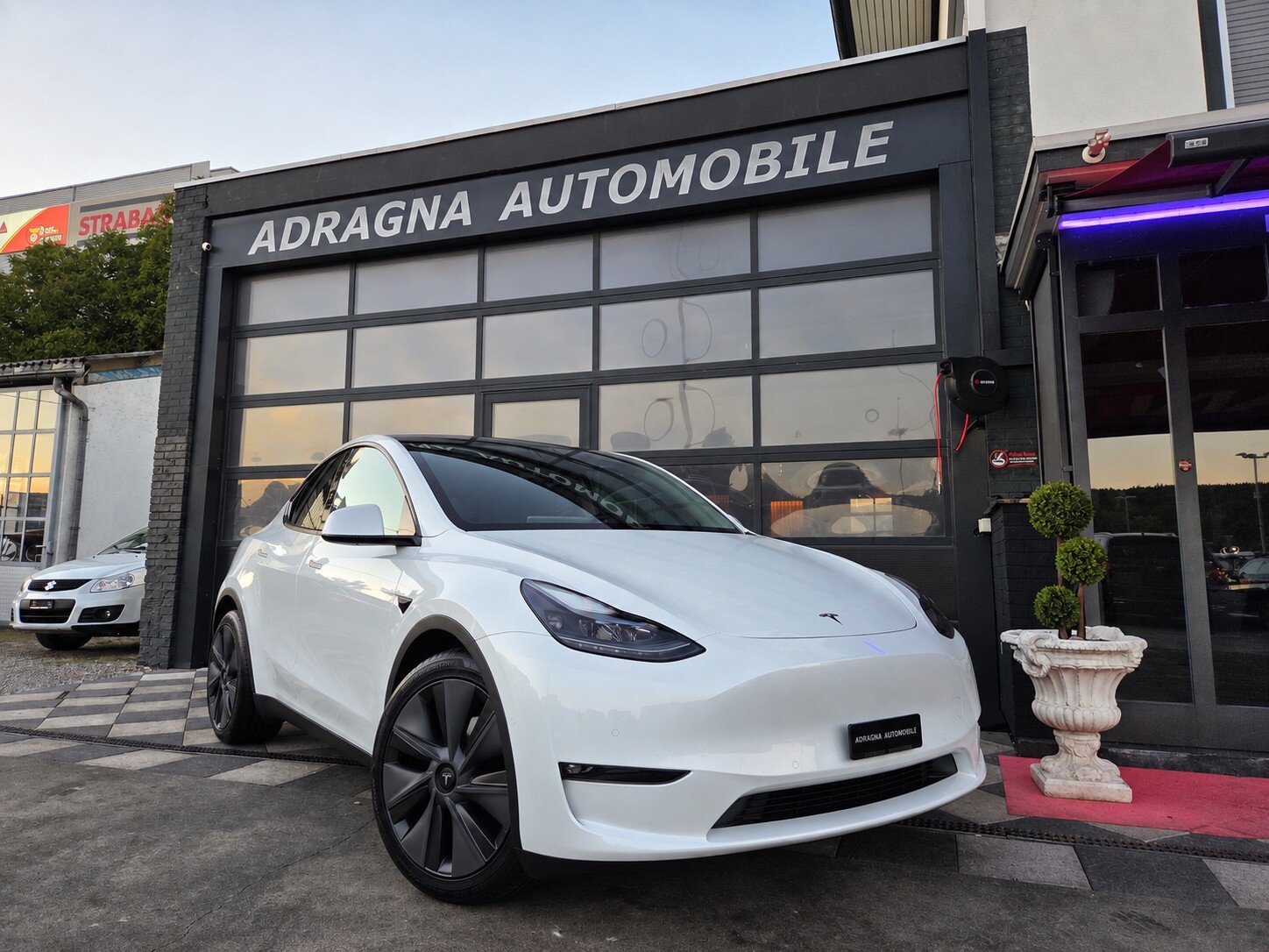 TESLA Model Y Long Range
