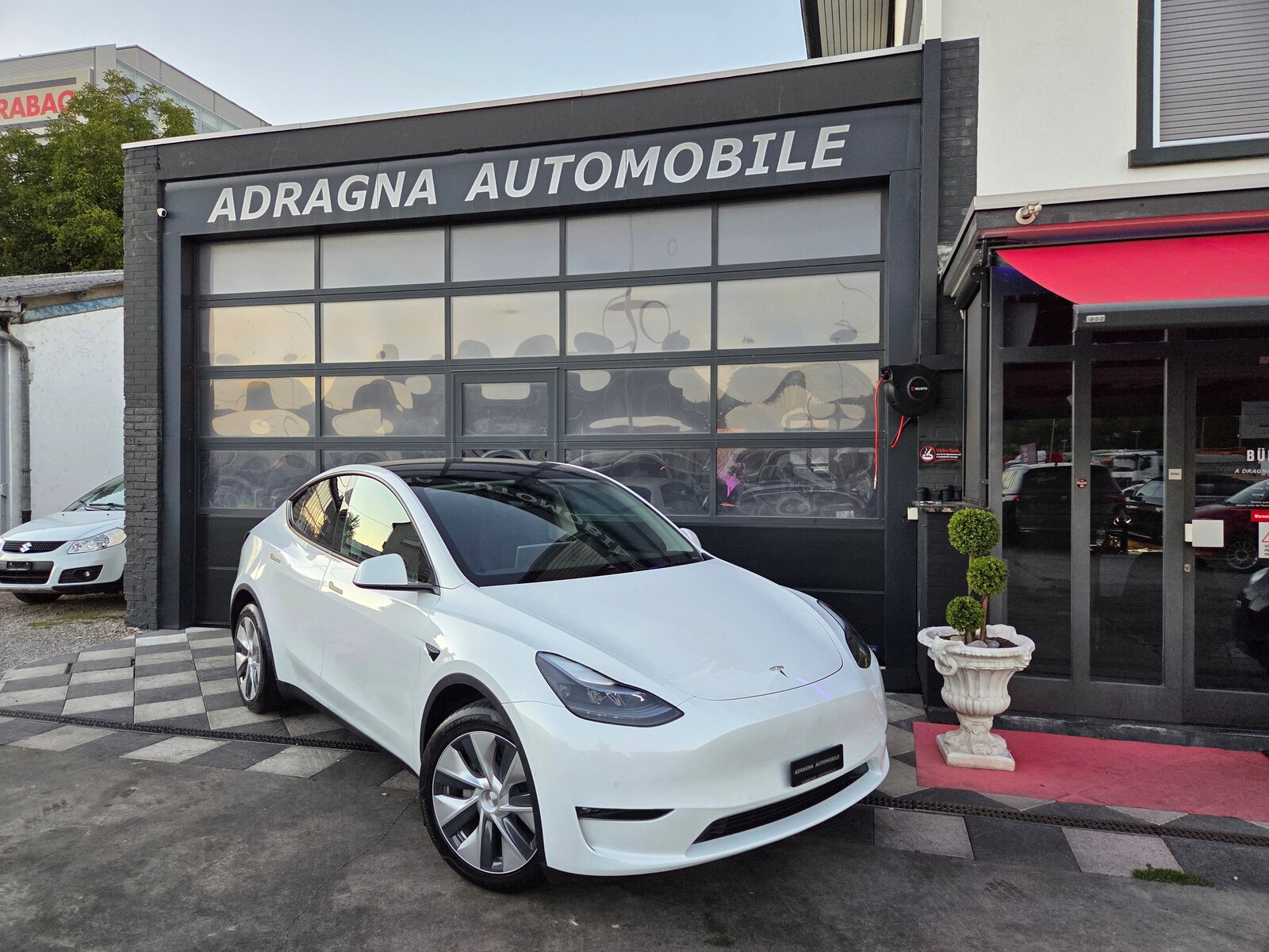 TESLA Model Y Long Range, Electric, Second hand / Used, Automatic - 2