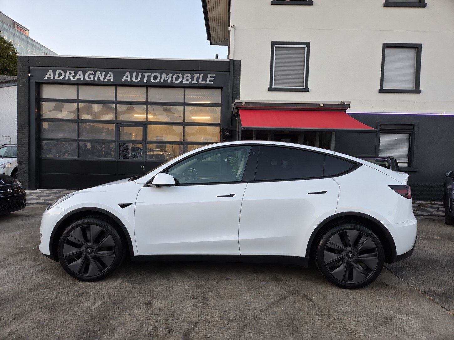 TESLA Model Y Long Range, Electric, Second hand / Used, Automatic - 4
