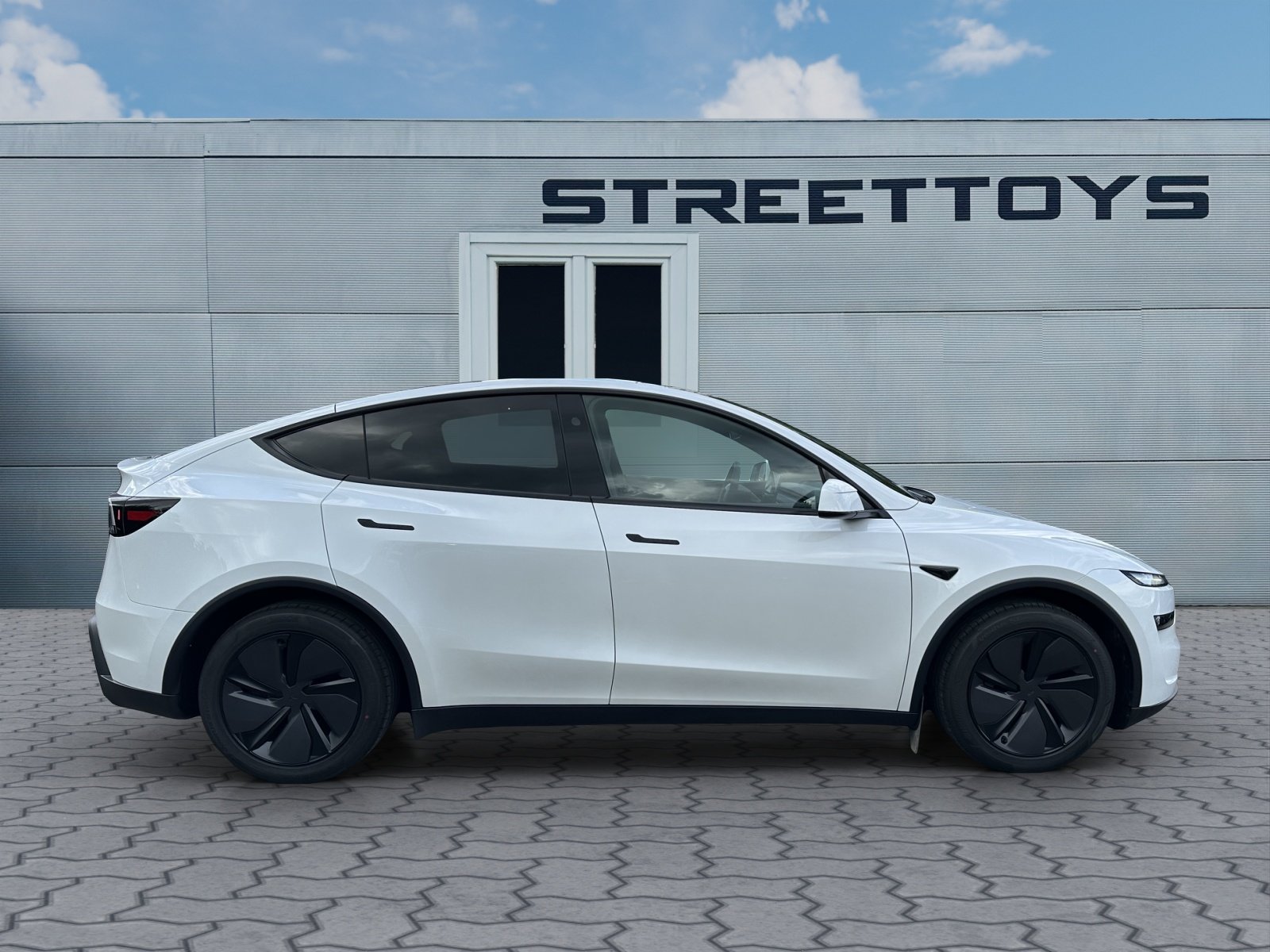 TESLA Model Y Premium AWD Maximale Reichweite 2026, Electric, Ex-demonstrator, Automatic - 2