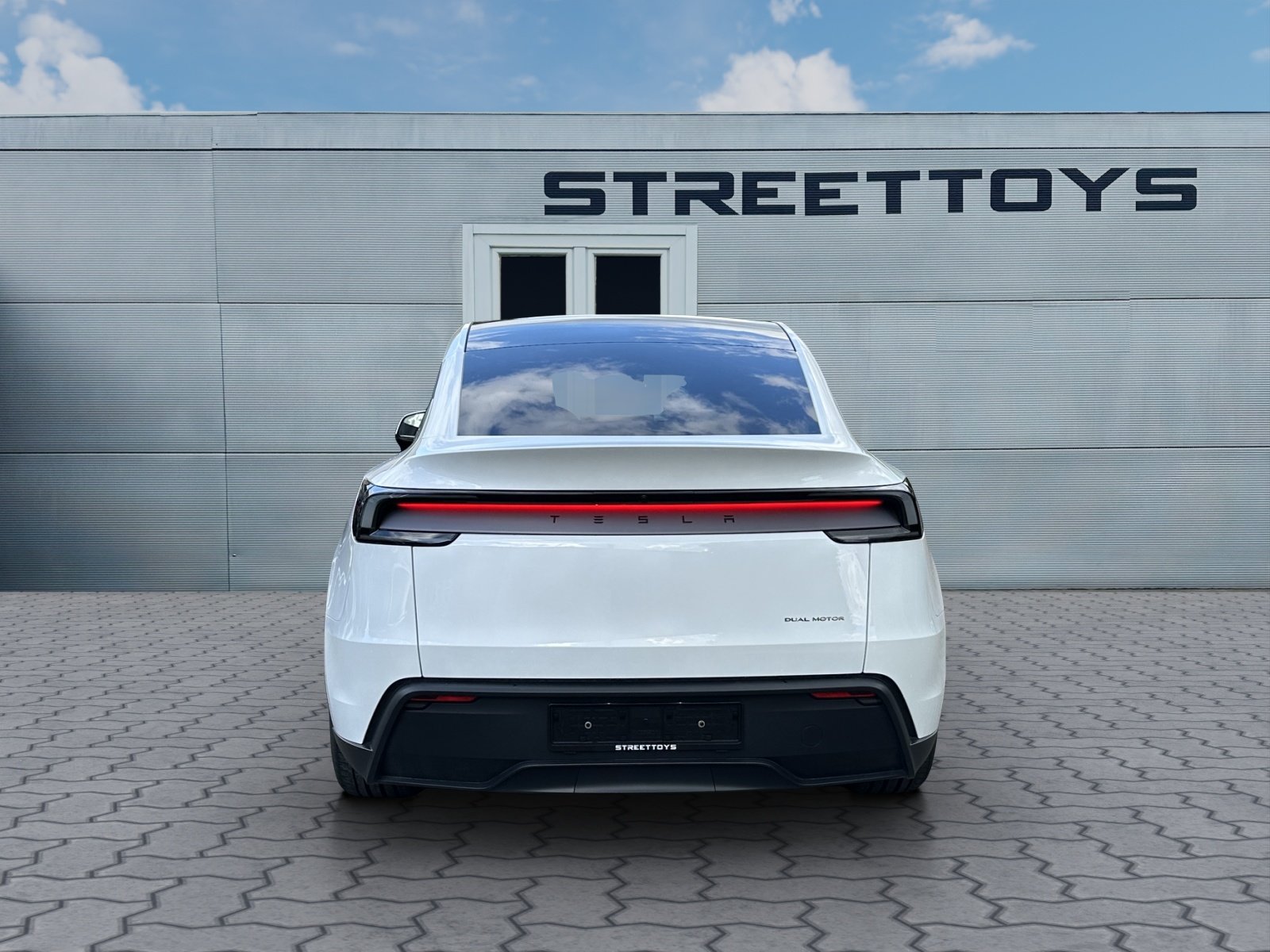 TESLA Model Y Premium AWD Maximale Reichweite 2026, Electric, Ex-demonstrator, Automatic - 4