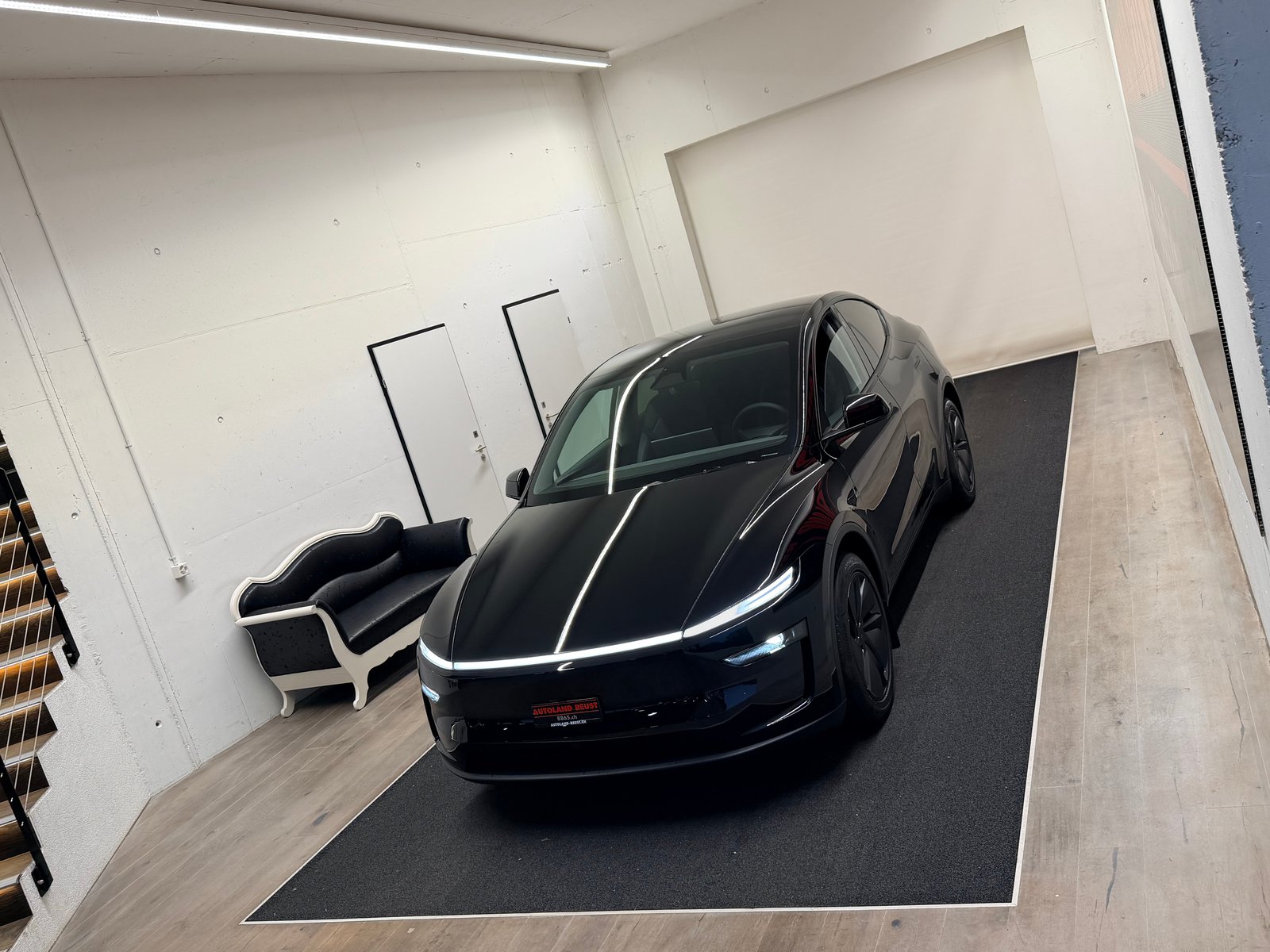 TESLA Model Y Long Range Premium AWD, Electric, Ex-demonstrator, Automatic - 4