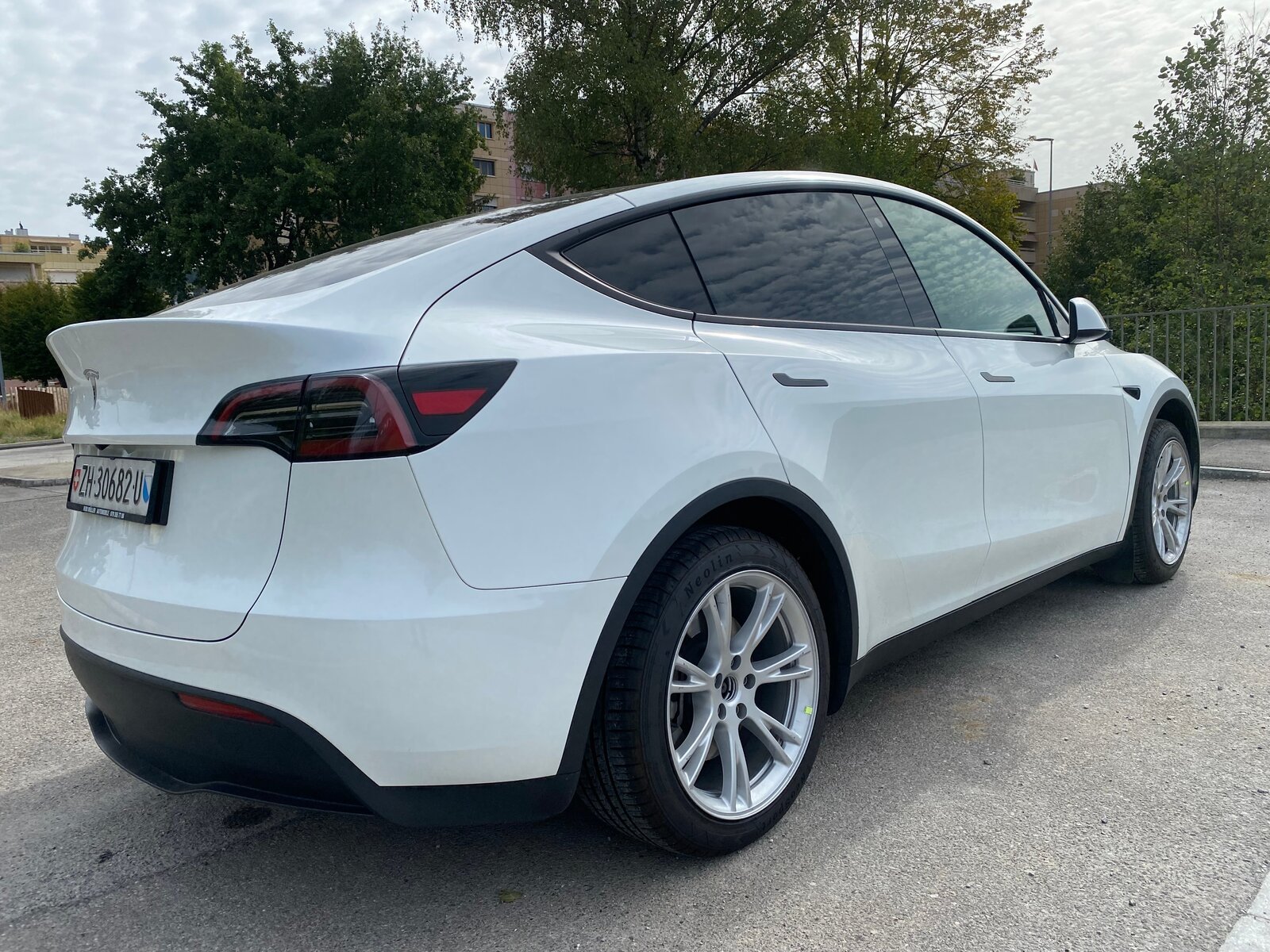 TESLA MODEL Y, Électrique, Occasion / Utilisé, Automatique - 5