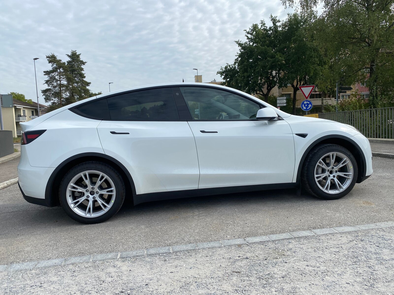 TESLA MODEL Y, Électrique, Occasion / Utilisé, Automatique - 6