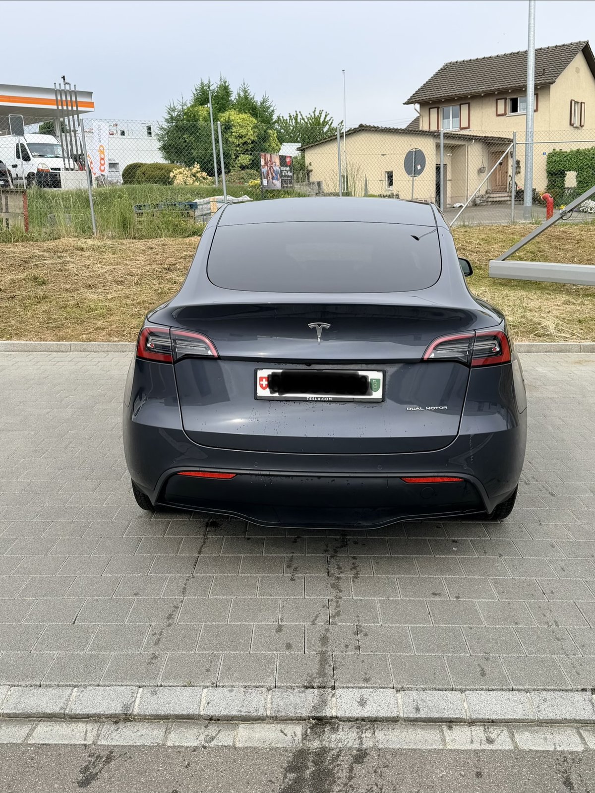 TESLA Model Y Long Range D, Électrique, Occasion / Utilisé, Automatique - 2