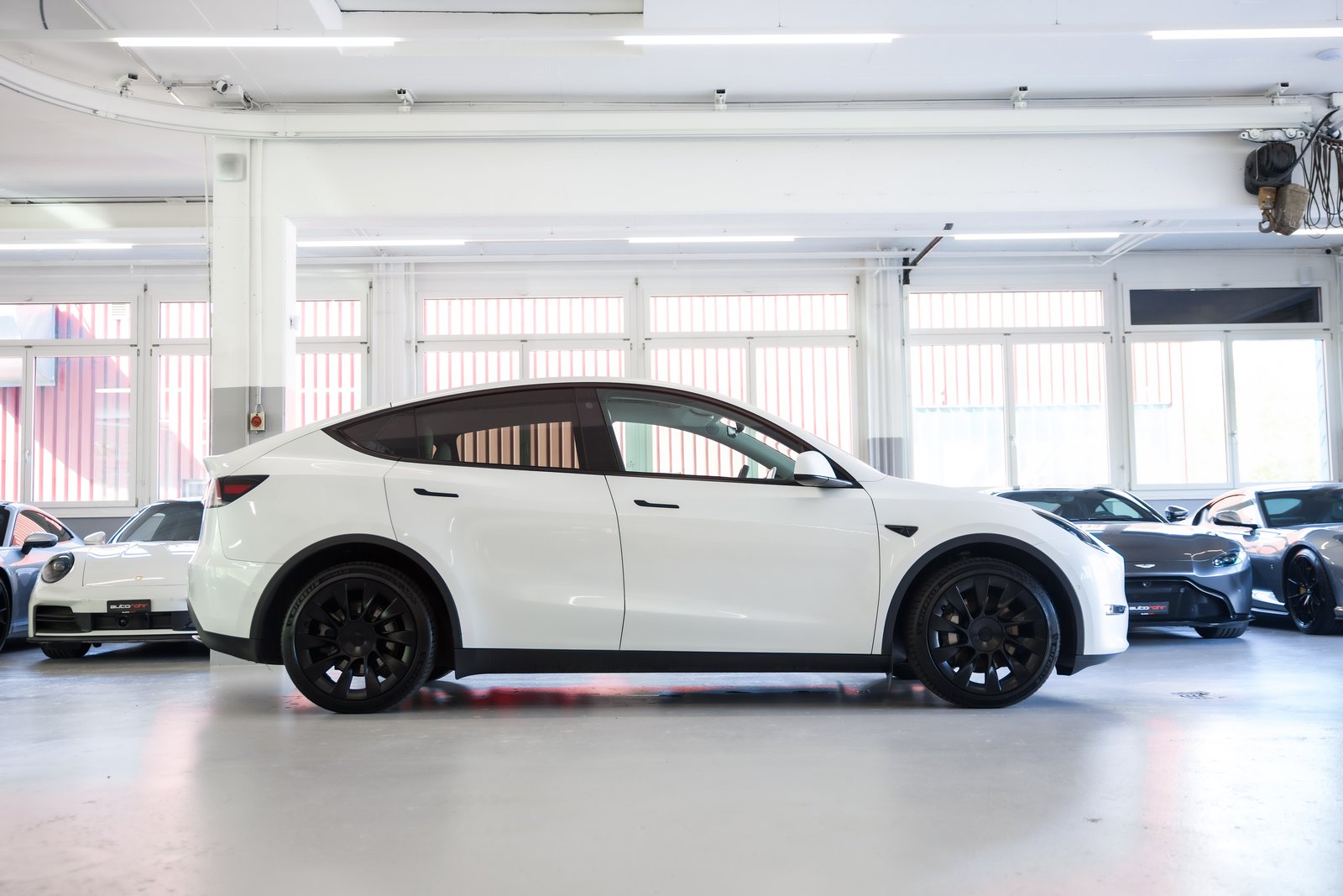 TESLA Model Y Long Range D, Electric, Second hand / Used, Automatic - 4