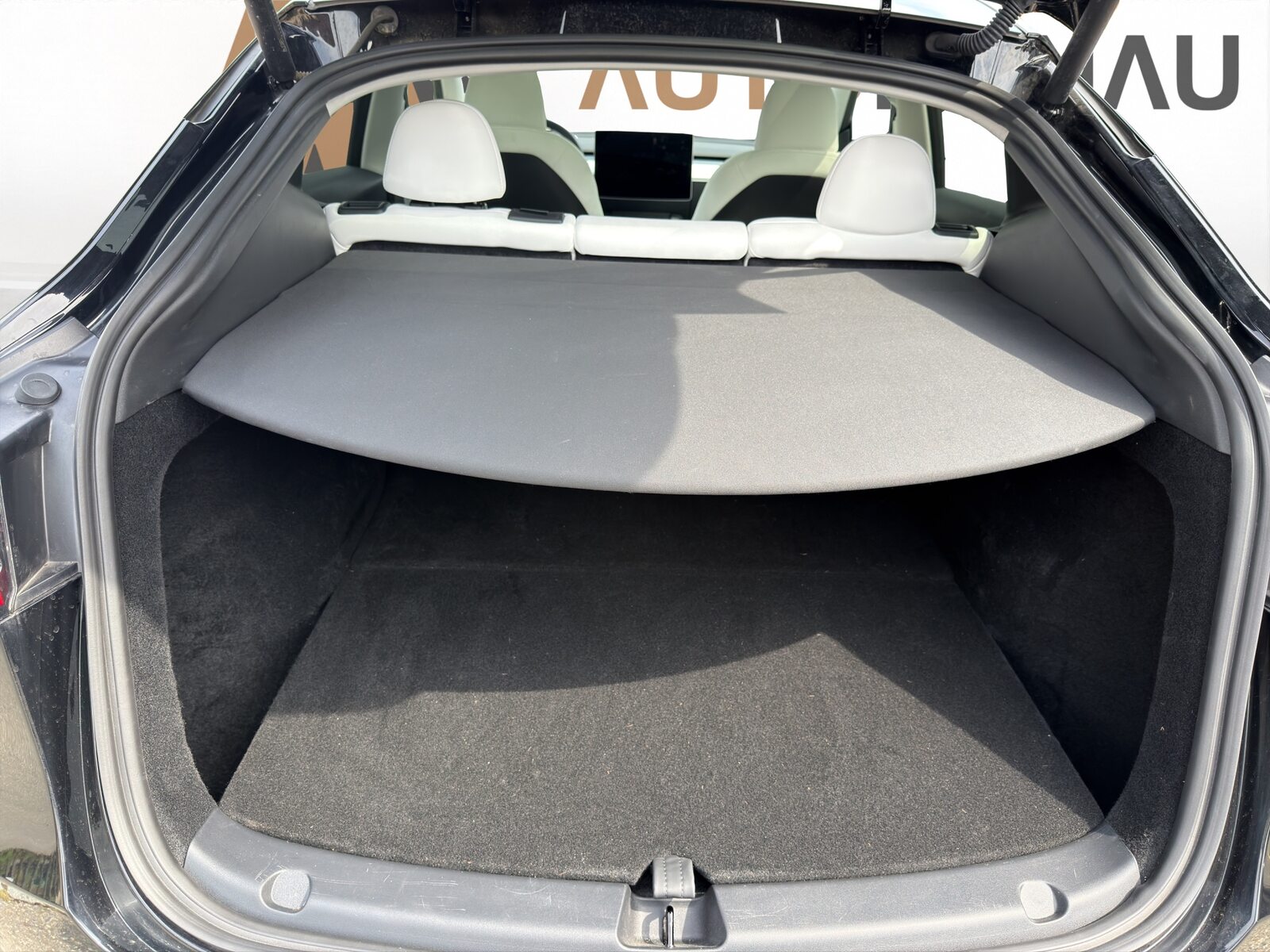 TESLA Model Y Performance D Anhängerkupplung, Electric, Second hand / Used, Automatic - 7
