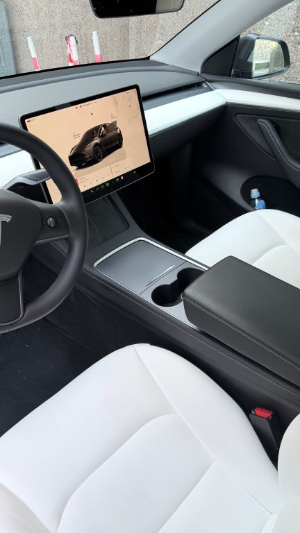 TESLA MODEL Y RWD, Electric, Second hand / Used, Automatic - 4
