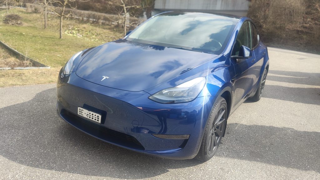 TESLA MODEL Y Long Range D