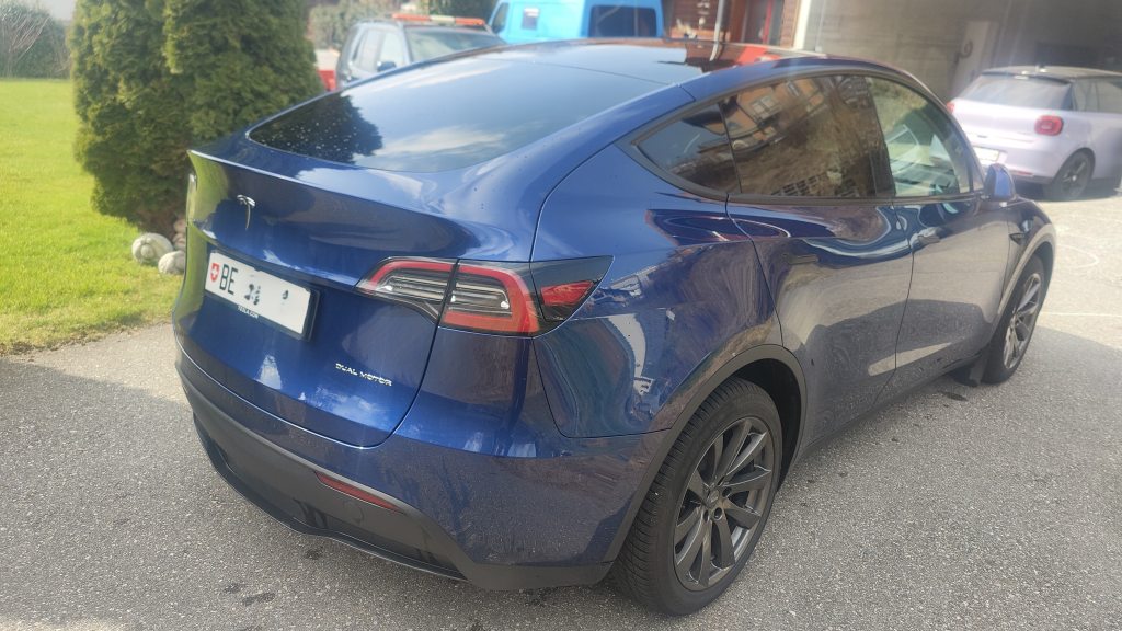 TESLA MODEL Y Long Range Dual Motor Allrad, Electric, Second hand / Used, Automatic - 2