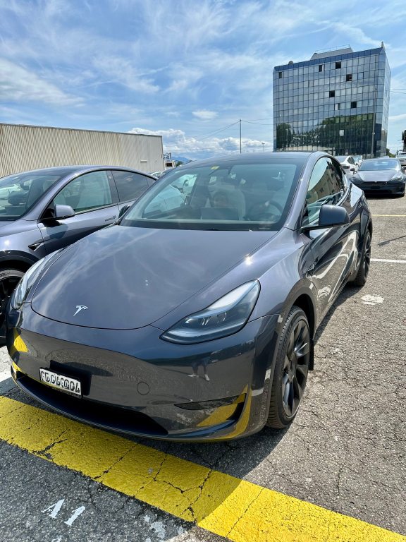 TESLA MODEL Y RWD