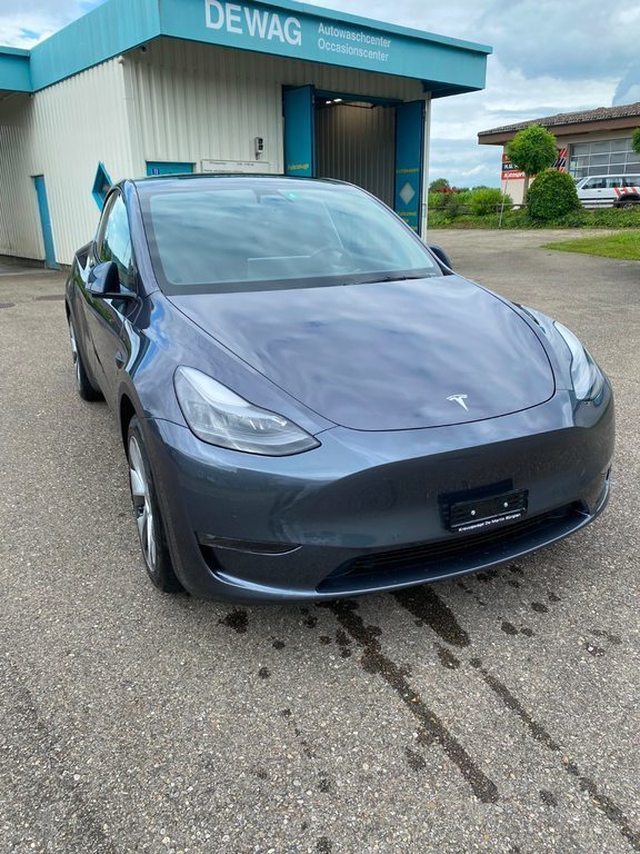TESLA Model Y Long Range D