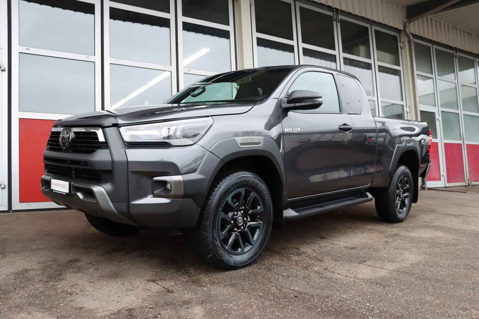 TOYOTA 2.8D-4D Invincible X- Cap 4x4 Automat