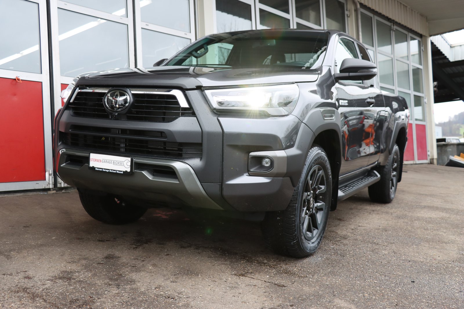 TOYOTA 2.8D-4D Invincible X- Cap 4x4 Automat, Diesel, Auto nuove, Automatico - 2