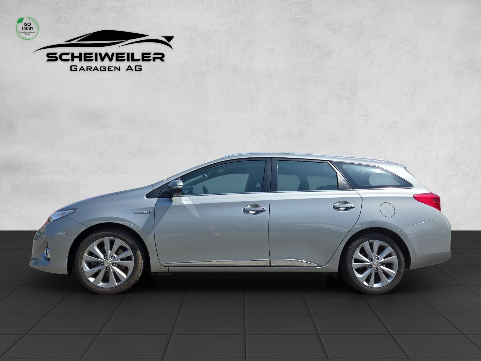 TOYOTA Auris Touring Sports 1.8 HSD S, Petrol, Second hand / Used, Automatic - 2