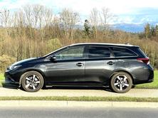 TOYOTA Auris Touring Sports 1.8 HSD Trend e-CVT, Hybride Intégral Essence/Électricité, Occasion / Utilisé, Automatique - 2