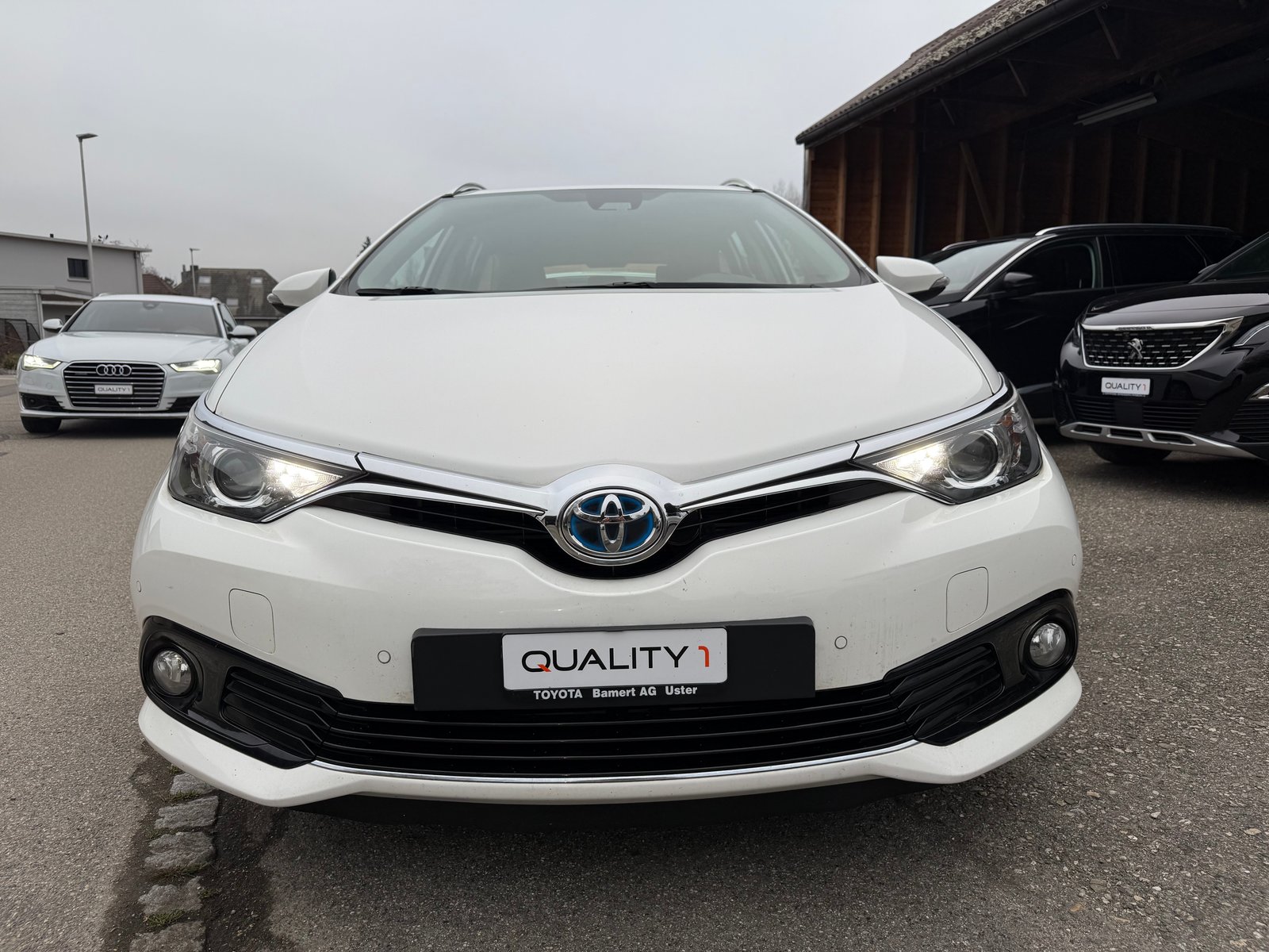 TOYOTA Auris Touring Sports 1.8 HSD Comfort e-CVT ** Ab MFK **, Hybride Integrale Benzina/Elettrica, Occasioni / Usate, Automatico - 2