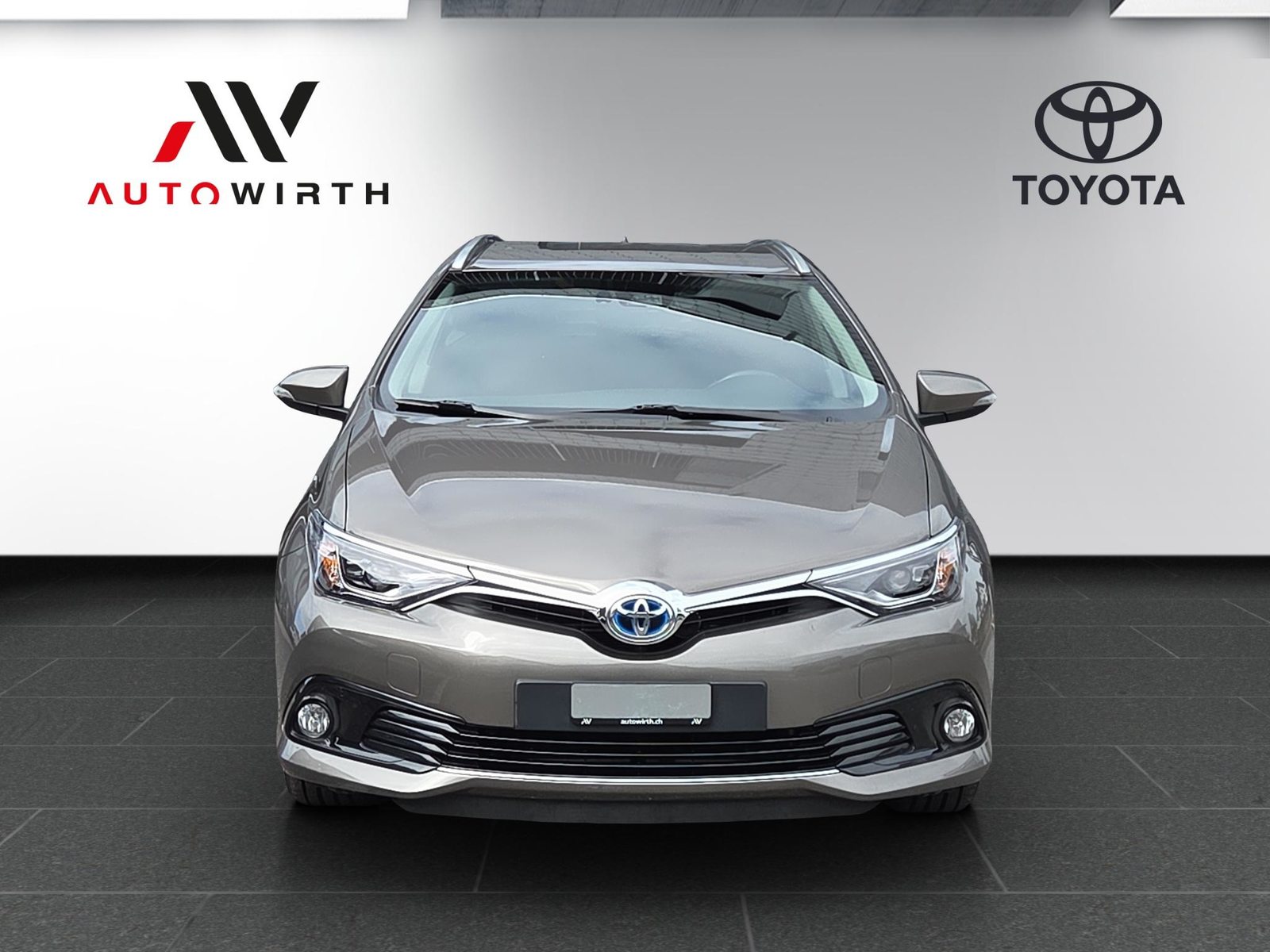 TOYOTA Auris Touring Sports 1.8 HSD Trend, Full-Hybrid Petrol/Electric, Second hand / Used, Automatic - 2