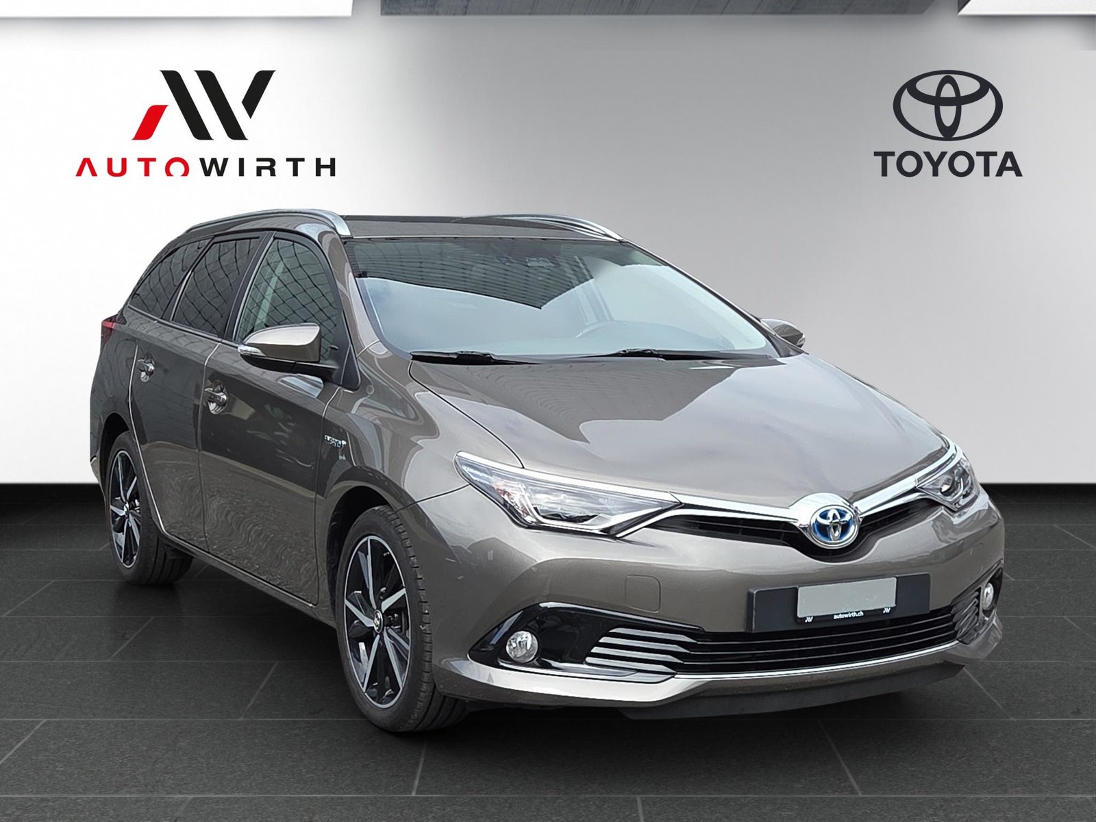 TOYOTA Auris Touring Sports 1.8 HSD Trend, Full-Hybrid Petrol/Electric, Second hand / Used, Automatic - 3