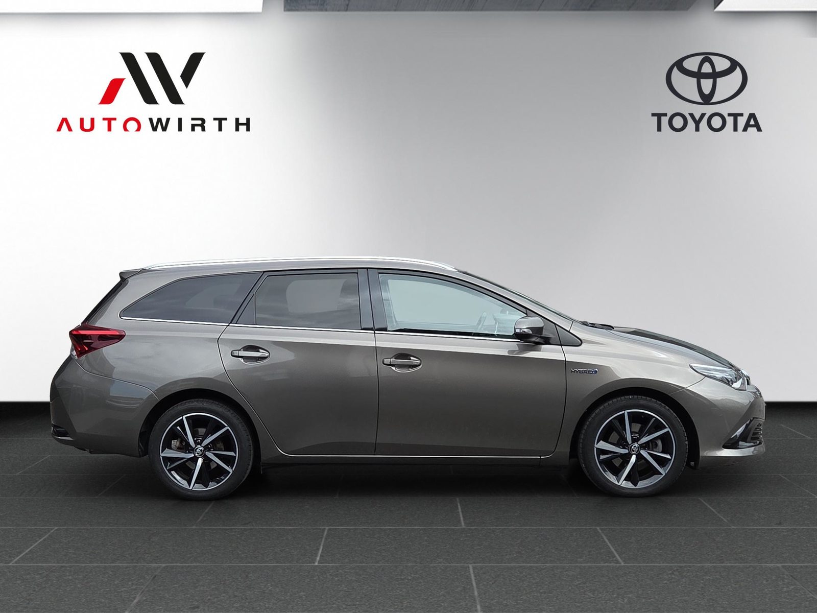 TOYOTA Auris Touring Sports 1.8 HSD Trend, Hybride Intégral Essence/Électricité, Occasion / Utilisé, Automatique - 4
