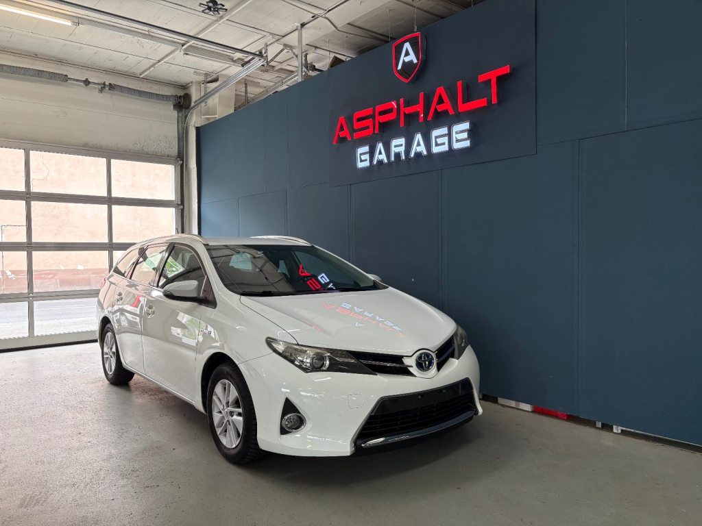 TOYOTA AURIS 1.8 HSD Luna
