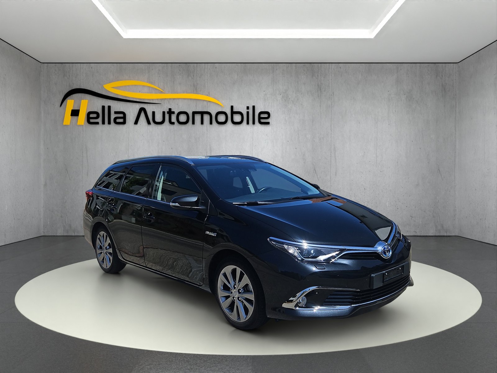 TOYOTA Auris Touring Sports 1.8 HSD Trend e-CVT