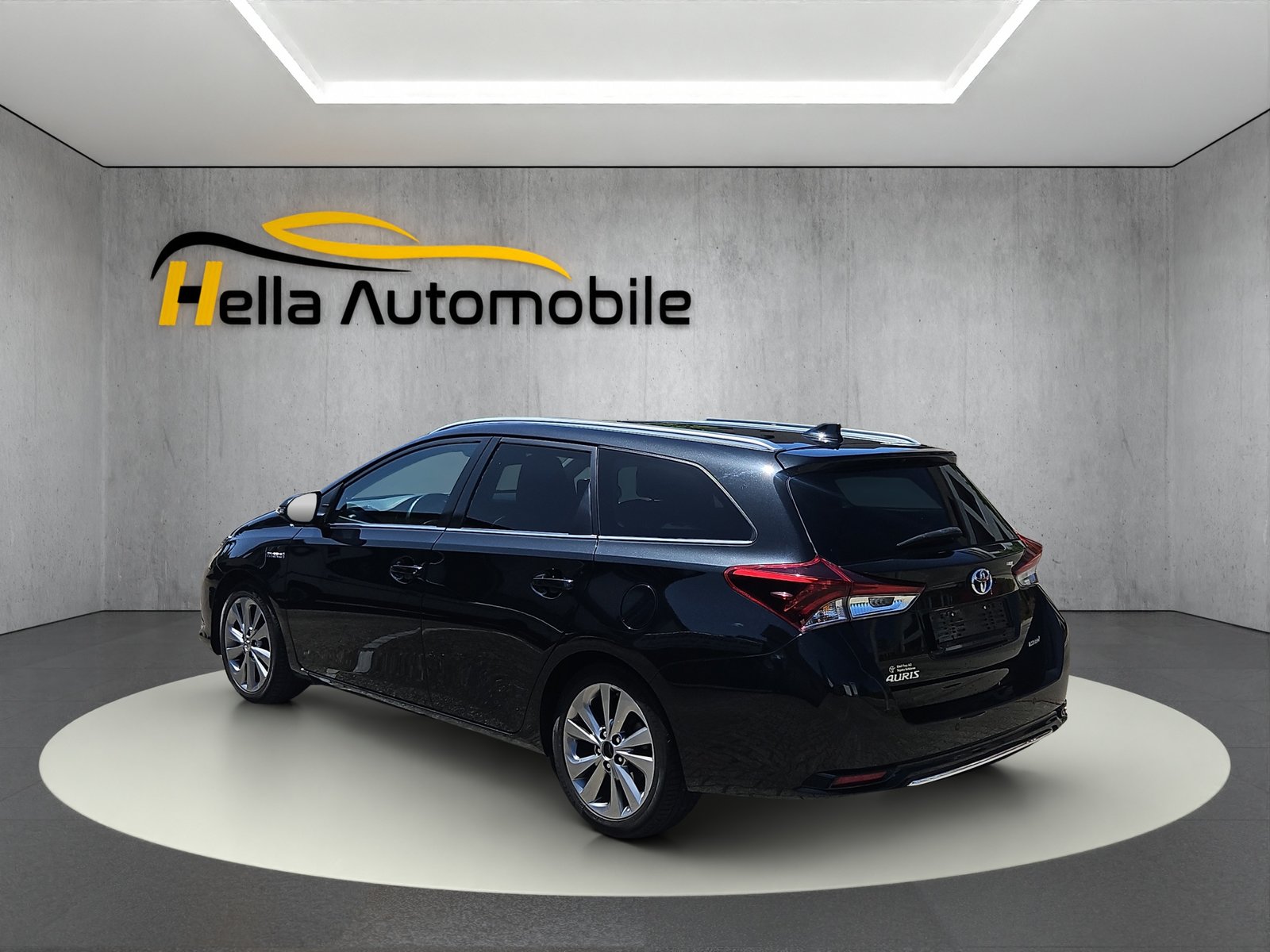 TOYOTA Auris Touring Sports 1.8 HSD Trend e-CVT, Hybride Intégral Essence/Électricité, Occasion / Utilisé, Automatique - 3