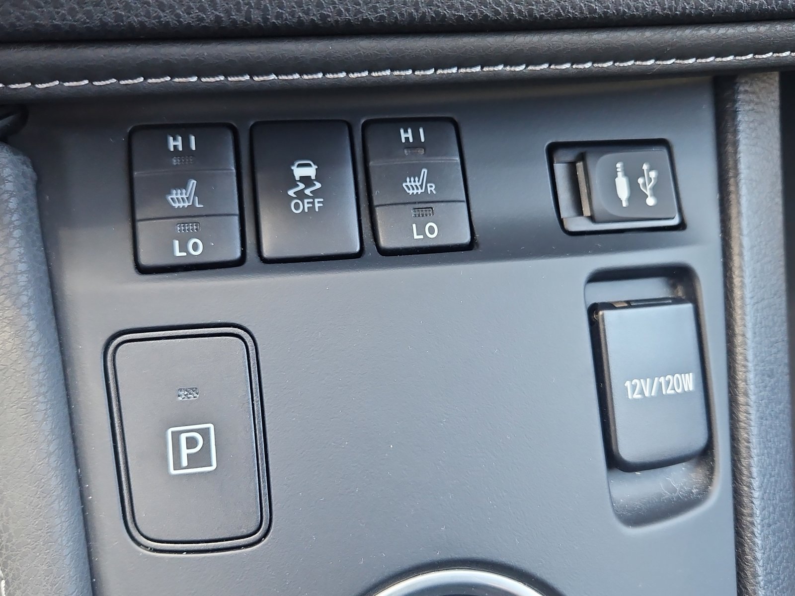 TOYOTA Auris Touring Sports 1.8 HSD Trend e-CVT, Hybride Intégral Essence/Électricité, Occasion / Utilisé, Automatique - 6