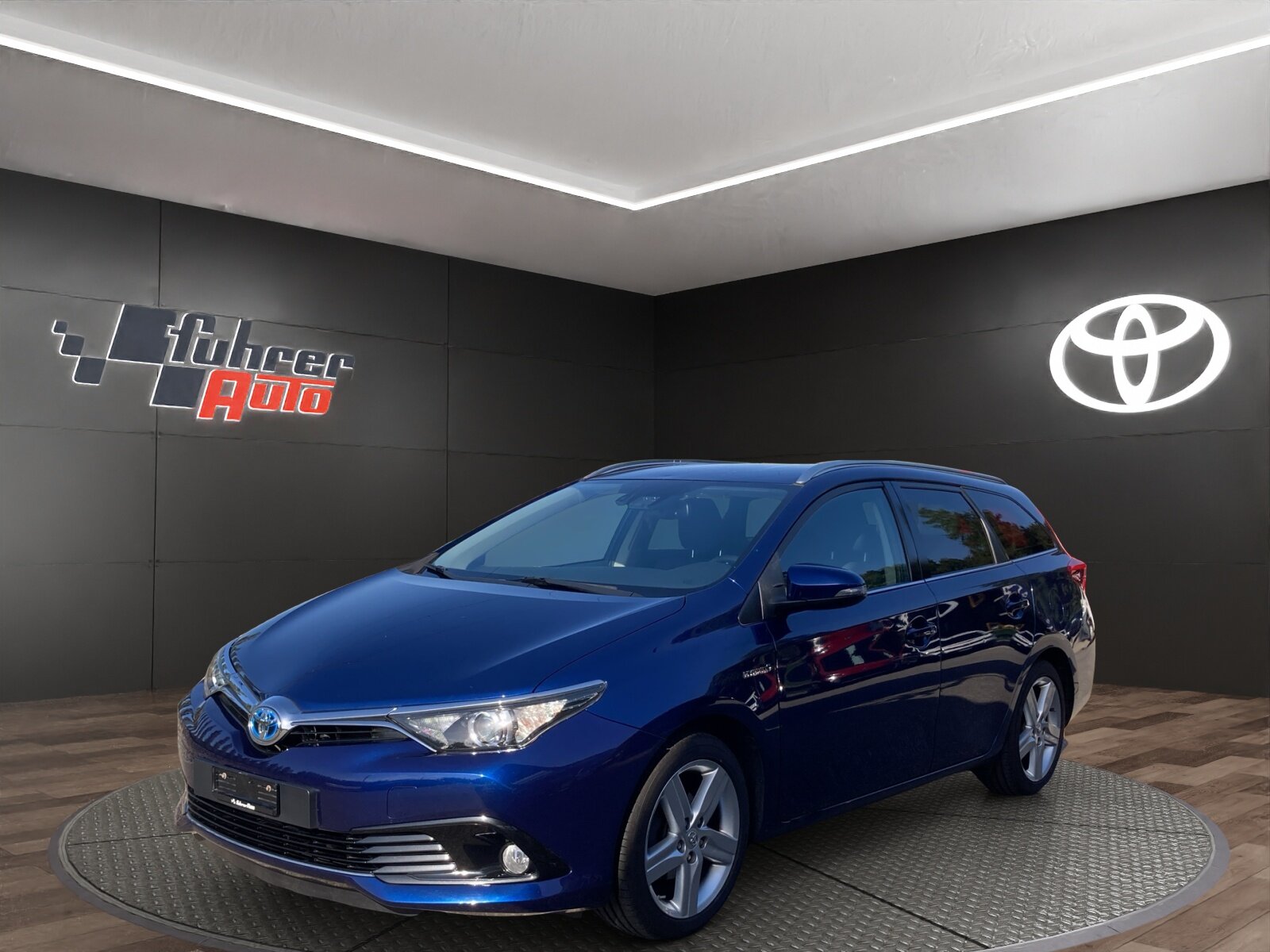 TOYOTA Auris Touring Sports 1.8 HSD Trend