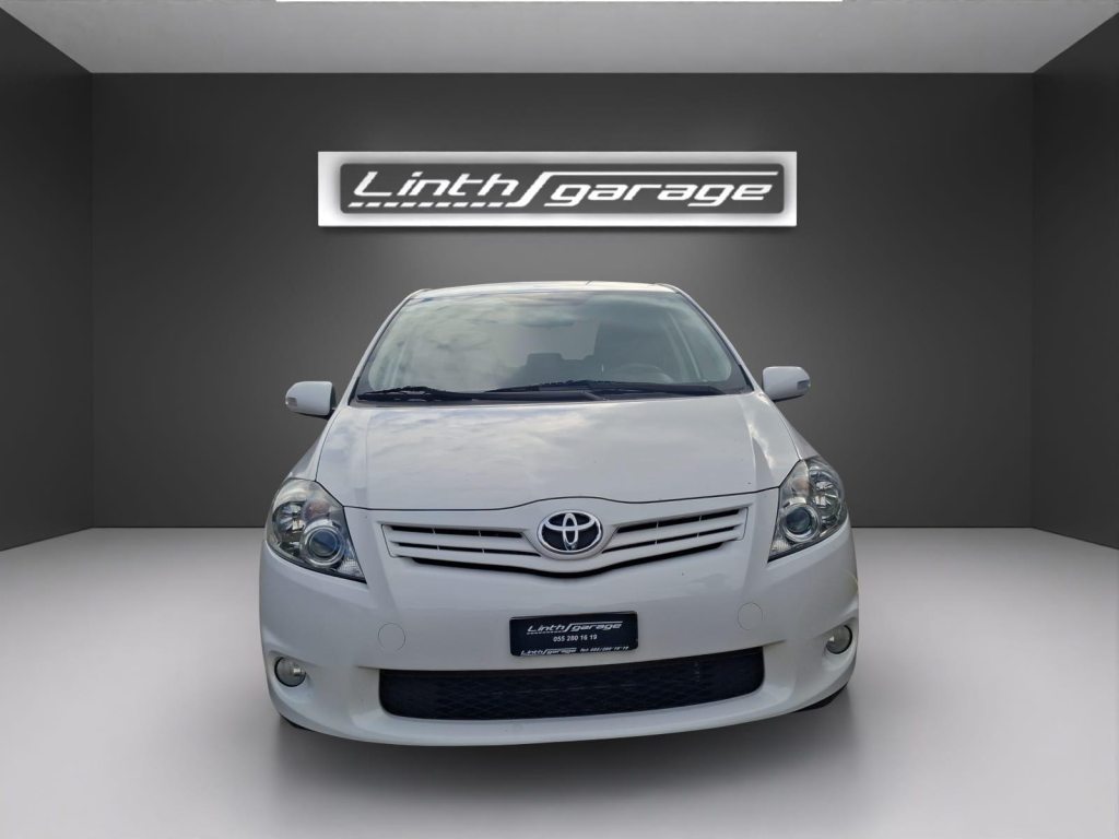 TOYOTA 1.8 VMa Look Auris, Essence, Occasion / Utilisé, Manuelle - 2