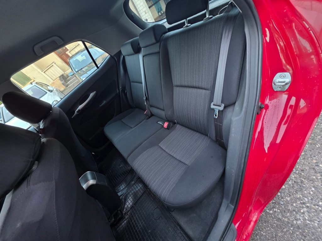 TOYOTA AURIS 1.6 VVT-i Linea Sol, Essence, Occasion / Utilisé, Manuelle - 5