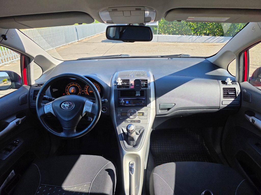 TOYOTA AURIS 1.6 VVT-i Linea Sol, Essence, Occasion / Utilisé, Manuelle - 4