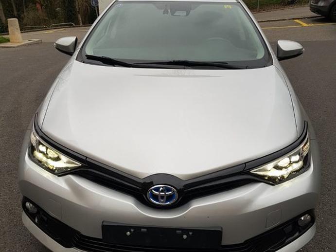 TOYOTA Auris 1.8 HSD Swiss Trend, Full-Hybrid Petrol/Electric, Second hand / Used, Automatic