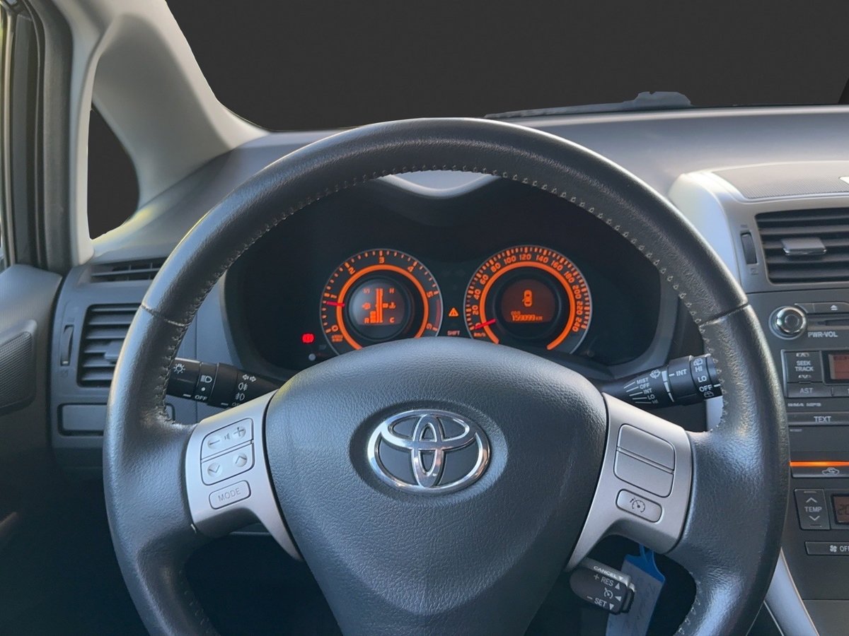 TOYOTA Auris 2.0 D-4D Linea Luna, Diesel, Occasioni / Usate, Manuale - 4