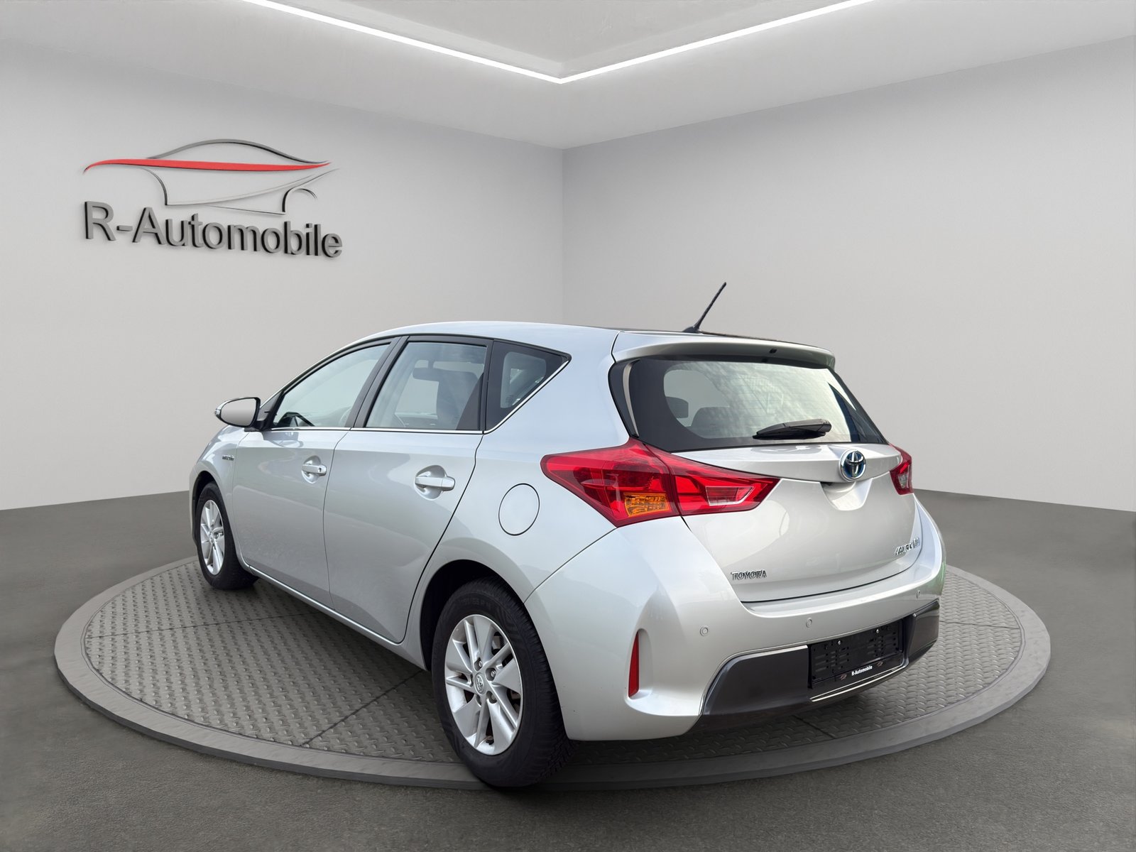 TOYOTA Auris 1.8 16V HSD Linea Sol, Hybride Intégral Essence/Électricité, Occasion / Utilisé, Automatique - 3