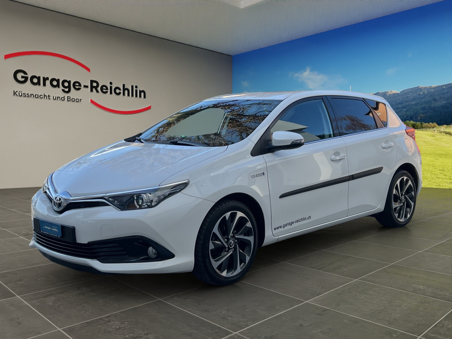 TOYOTA Auris 1.8 HSD Trend