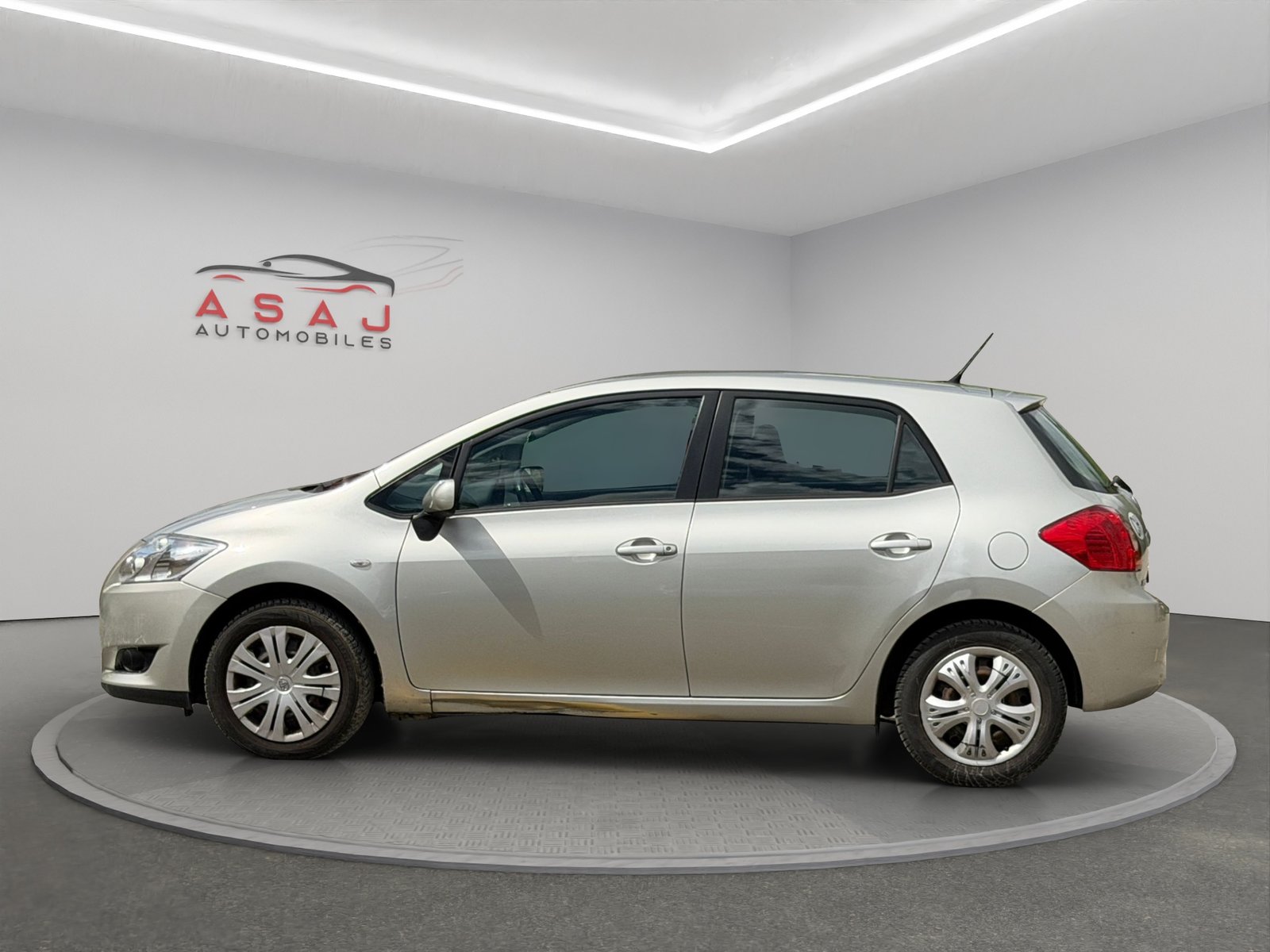 TOYOTA Auris 1.6 Linea Luna, Essence, Occasion / Utilisé, Manuelle - 4