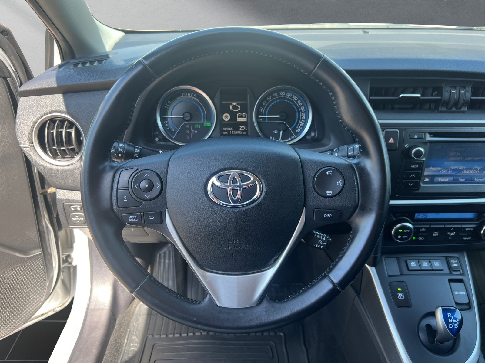 TOYOTA Auris 1.8 HSD Trend, Full-Hybrid Petrol/Electric, Second hand / Used, Automatic - 5