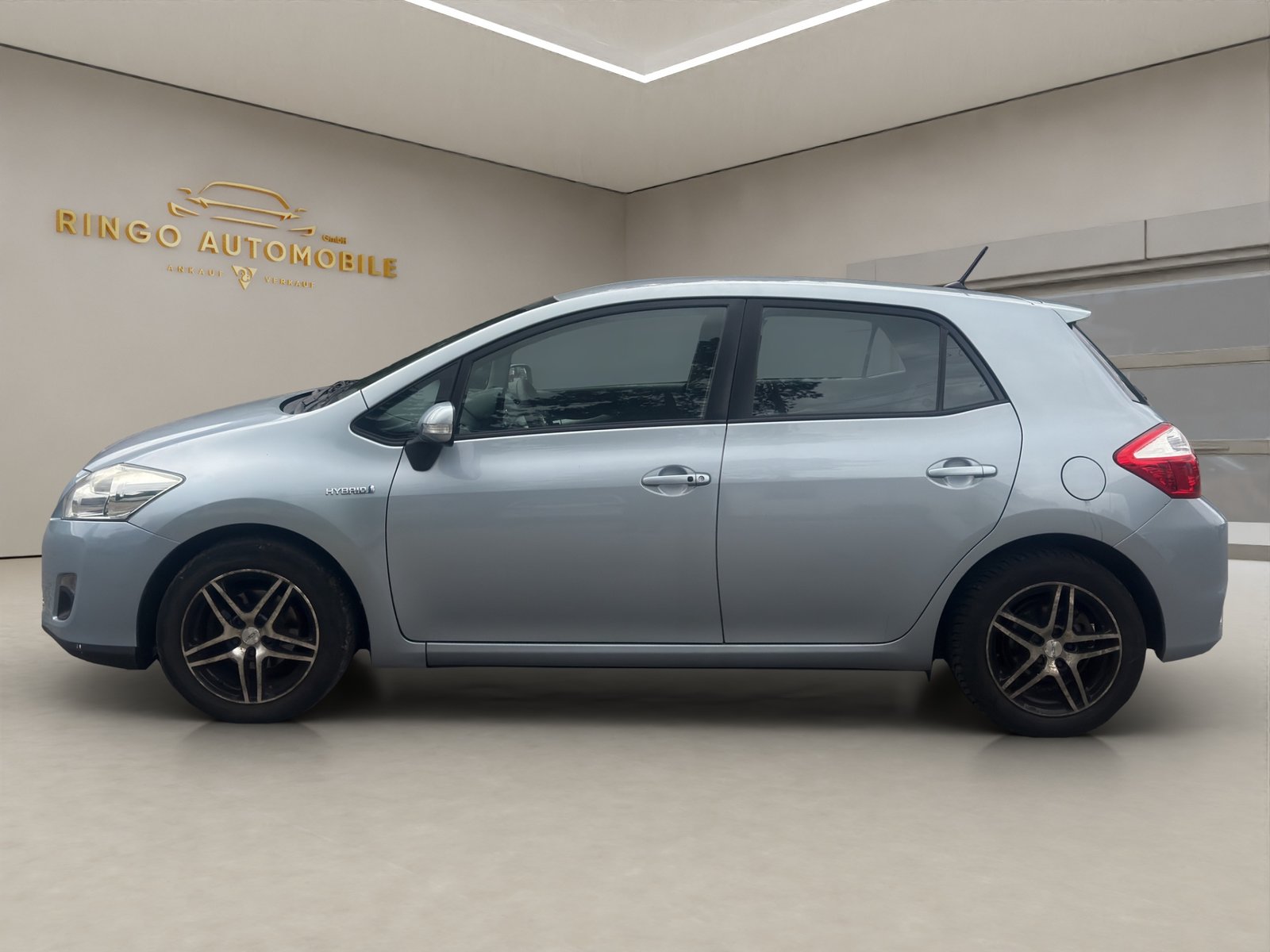 TOYOTA Auris 1.8 16V HSD Linea Sol Premium, Voll-Hybrid Benzin/Elektro, Occasion / Gebraucht, Automatik - 4
