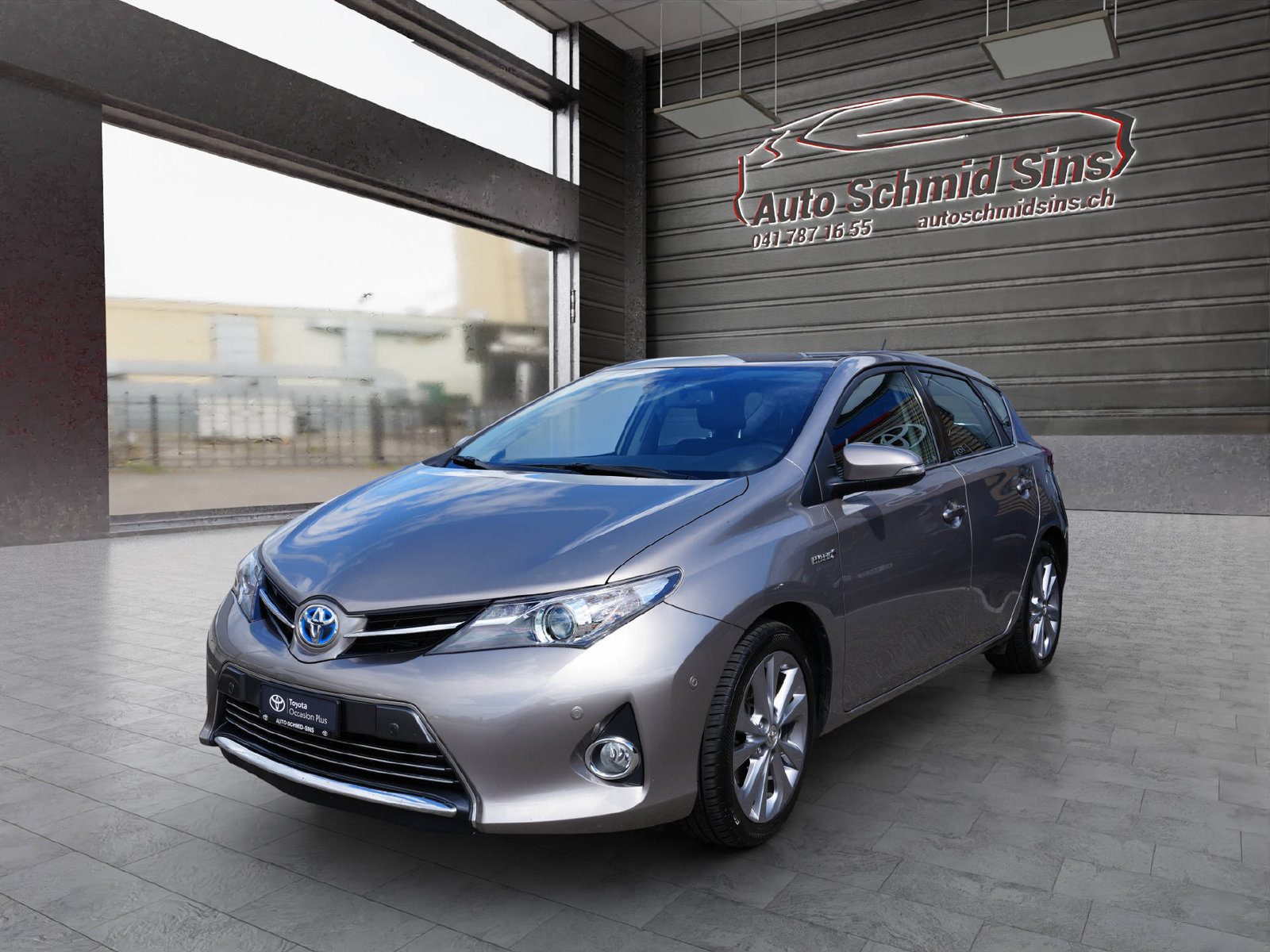 TOYOTA Auris 1.8 HSD Linea Sol
