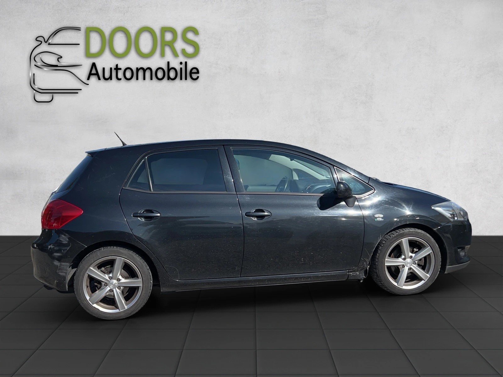 TOYOTA Auris 2.2 D-4D CleanPower Linea Sol Premium, Diesel, Second hand / Used, Manual - 5