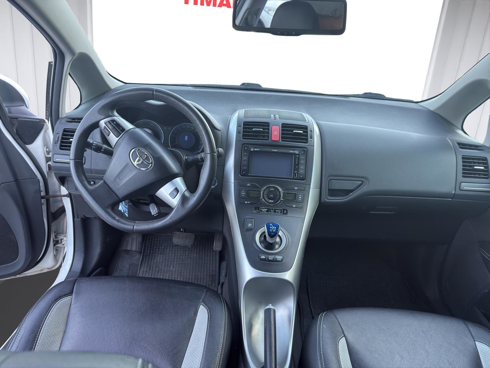 TOYOTA Auris 1.8 16V HSD Linea Sol Premium, Voll-Hybrid Benzin/Elektro, Occasion / Gebraucht, Automatik - 7