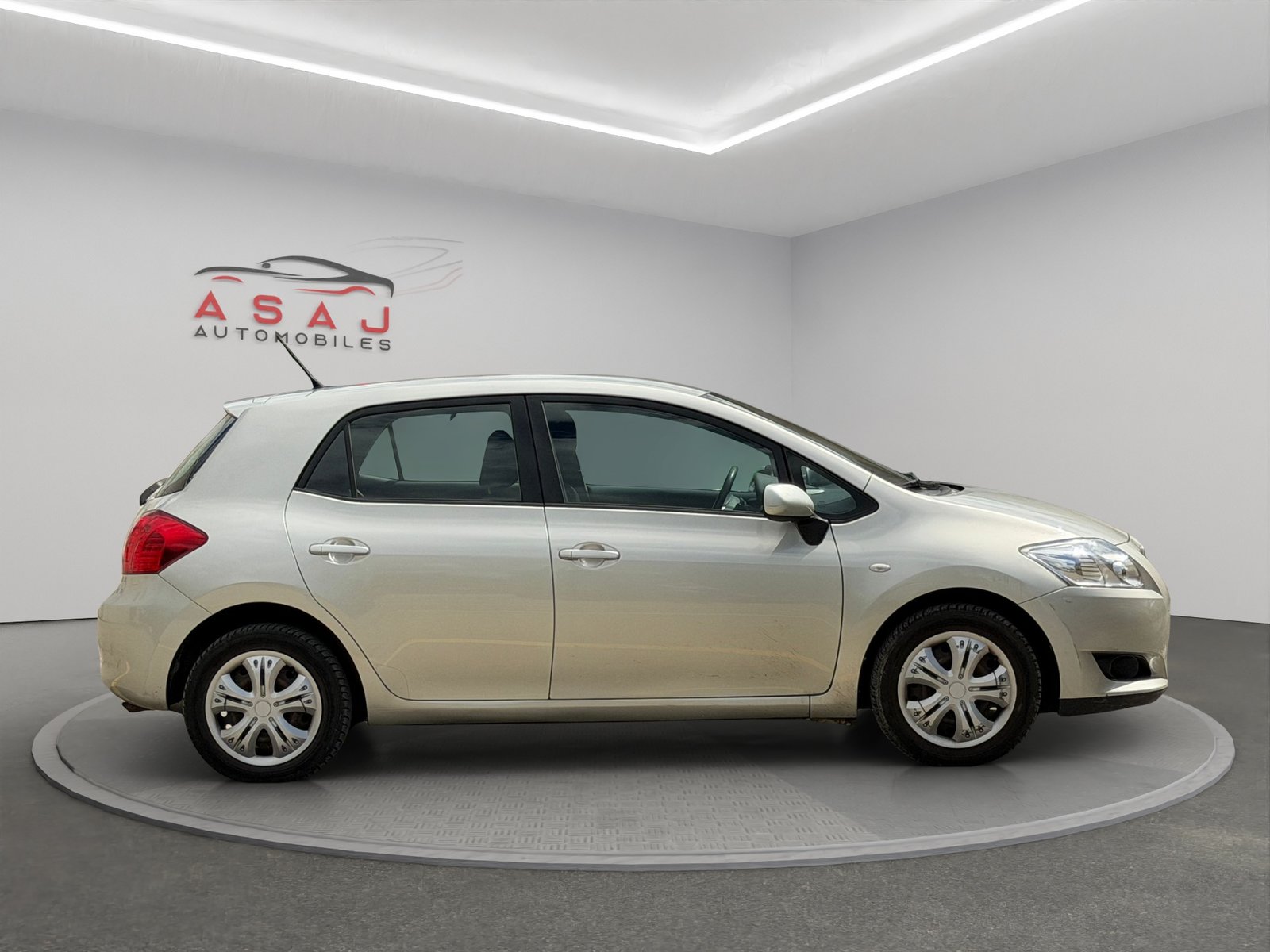 TOYOTA Auris 1.6 Style, Benzin, Occasion / Gebraucht, Handschaltung - 4