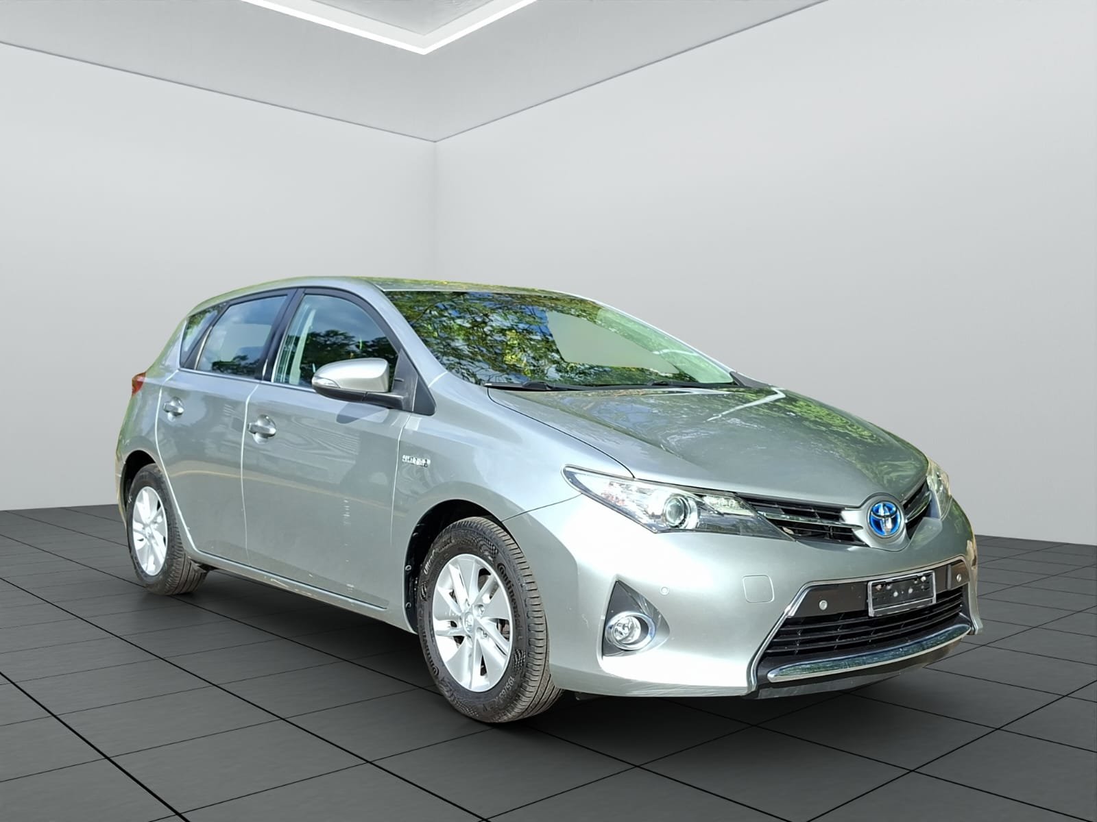 TOYOTA Auris 1.8 16V HSD Linea Luna, Full-Hybrid Petrol/Electric, Second hand / Used, Automatic - 3