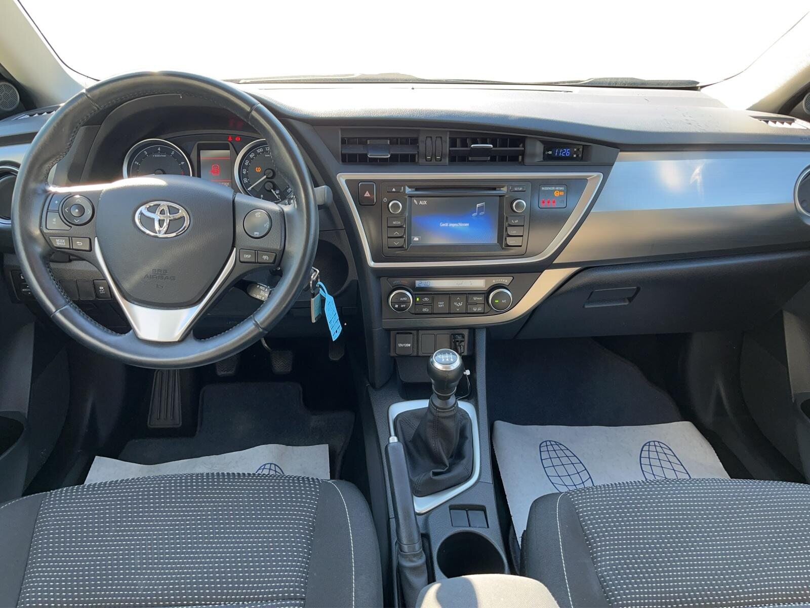 TOYOTA Auris 1.6 VMa Linea Luna, Benzin, Occasion / Gebraucht, Handschaltung - 5