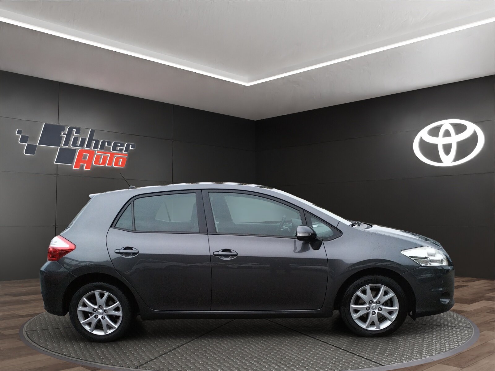 TOYOTA Auris 1.6 VMa Easy, Benzin, Occasion / Gebraucht, Handschaltung - 3